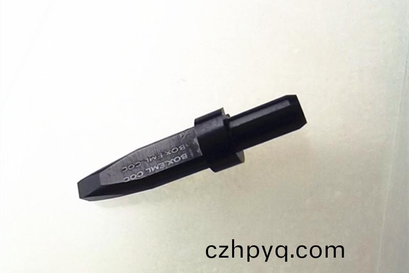 陶(tao)瓷(ci)吸(xi)嘴(zui)，鎢(wu)鋼吸(xi)嘴(zui)，定(ding)製吸嘴，得人(ren)精(jing)工(gong)定製(zhi)加工吸嘴，微(wei)孔吸嘴